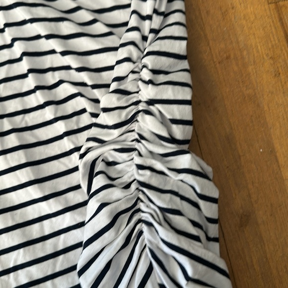 *last day 5/12!* BTFBM | Women’s white and navy striped, side rouched, dress - Picture 6 of 16